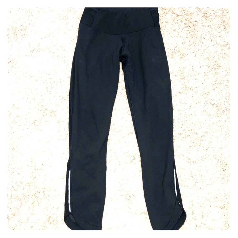 Lululemon mesh 7/8 legging Sz 4